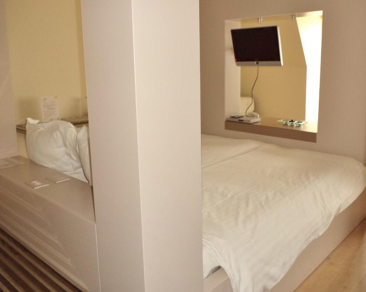 Hotel Recour Poperinge Esterno foto